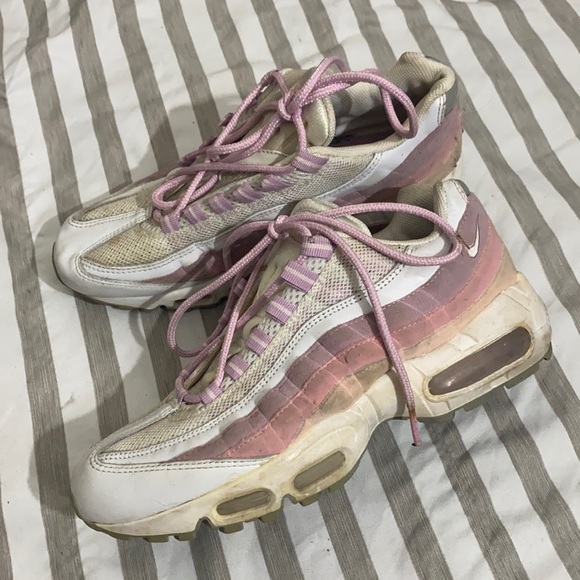 Woman’s airmax sneakers - Picture 1 of 5